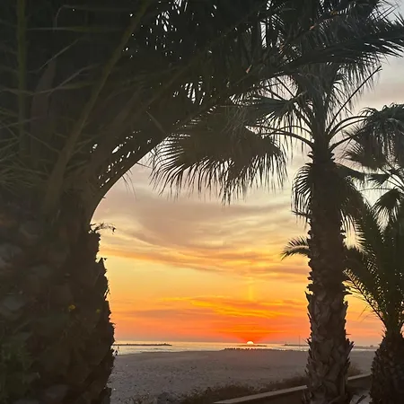 Playa Vilanova Y La Geltru *